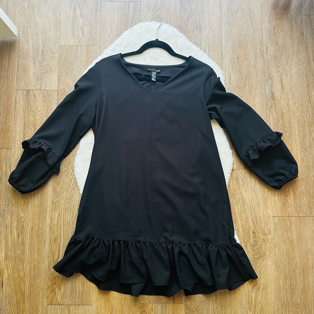 Aqua Black Ruffled Long Sleeve V-Neck CLASSIC Shift Dress Size Small - Picture 2 of 6